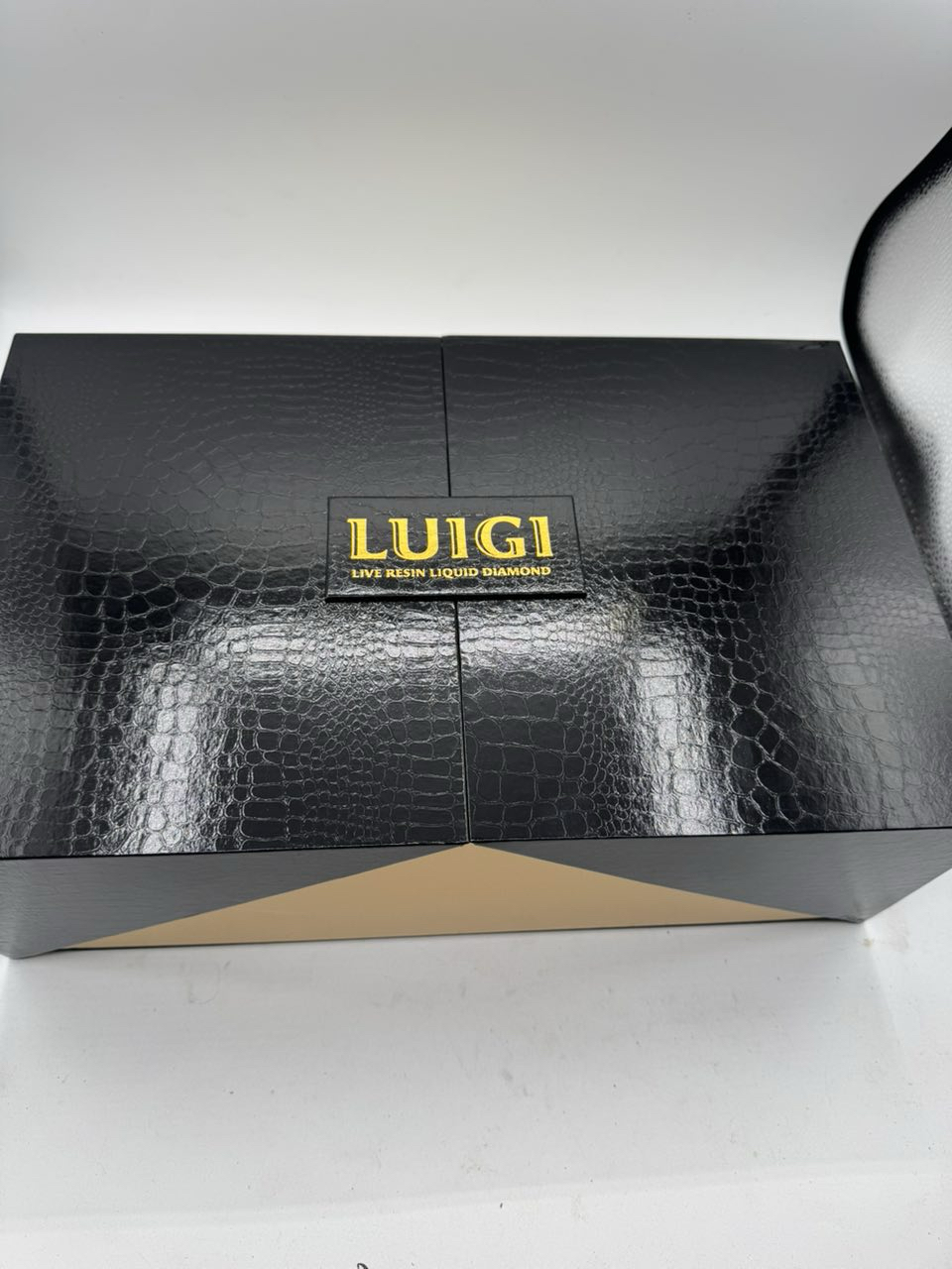 JPEG image-430F-B381-33-3 luigi disposable