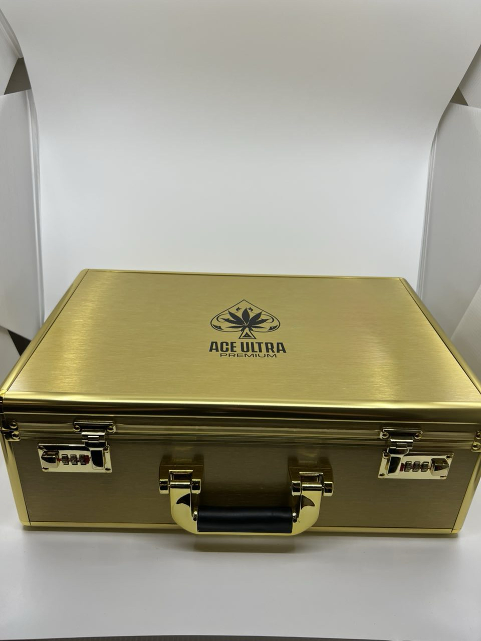 JPEG image-4E01-9135-0B-2 ace ultra premium 2g disposable